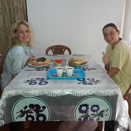Colonial Surfing Villa Hostel & Home Stay Мидигама-Ист Экстерьер фото